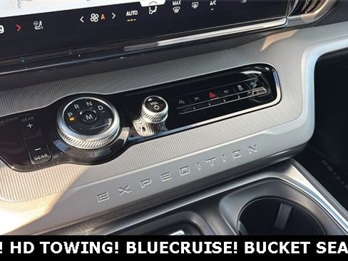 New 2025 Ford Expedition Active image 17