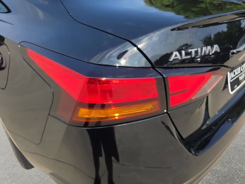 Used 2025 Nissan Altima 2.5 SV AWD/4WD image 31