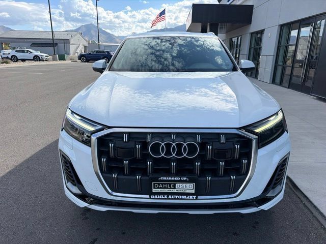 Used 2025 Audi Q7 3.0T Premium Plus AWD/4WD image 2