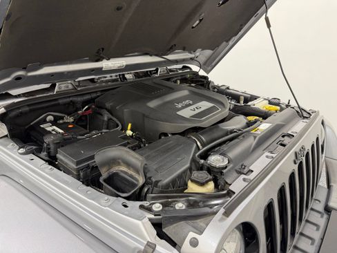 Used 2015 Jeep Wrangler Unlimited Sahara AWD/4WD image 48