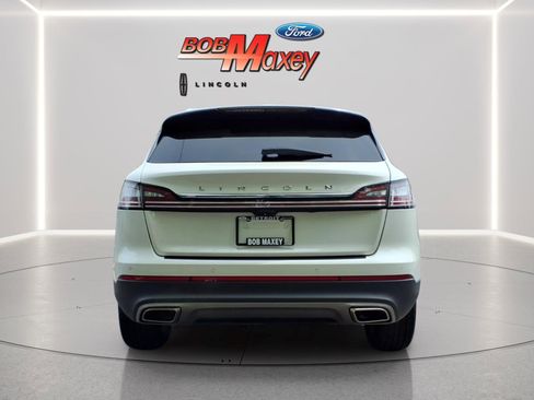 Used 2022 Lincoln Nautilus Reserve AWD/4WD image 5