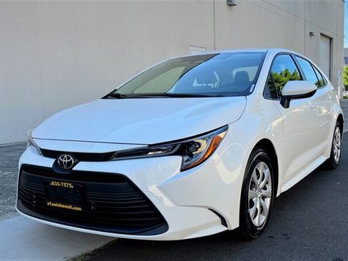 Used 2023 Toyota Corolla LE FWD image 1