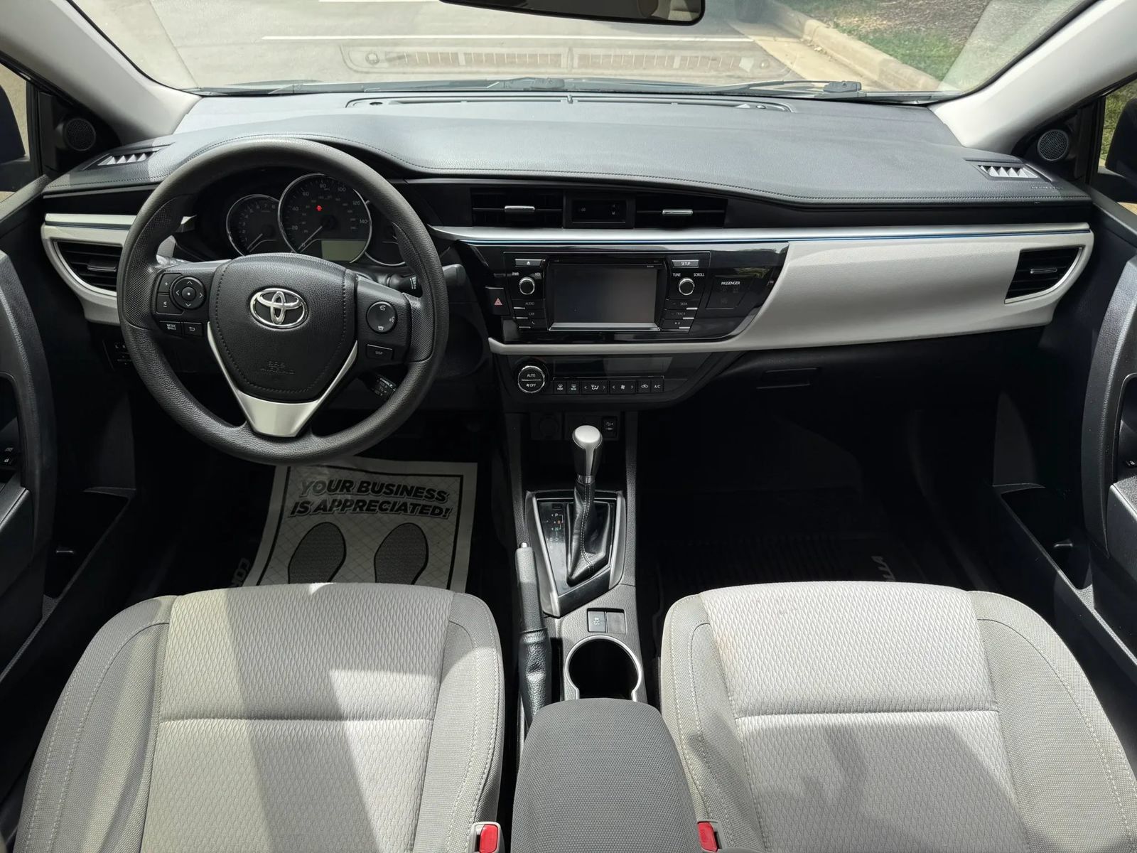 Used 2015 Toyota Corolla LE FWD image 22
