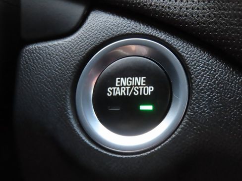 Used 2023 Chevrolet Equinox Premier image 11