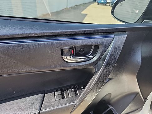 Used 2019 Toyota Corolla SE image 15