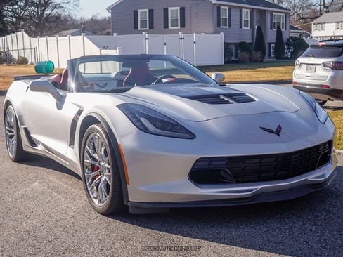 Used 2015 Chevrolet Corvette Z06 w/ 3LZ Preferred Equipment Group image 12