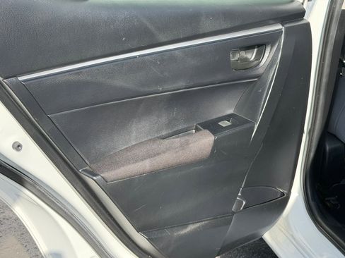 Used 2015 Toyota Corolla L image 28