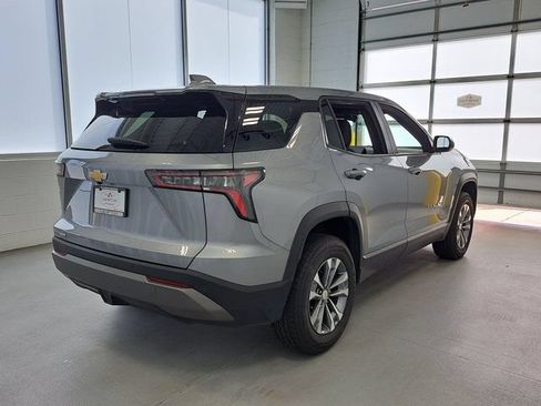 Used 2025 Chevrolet Equinox LT FWD image 5