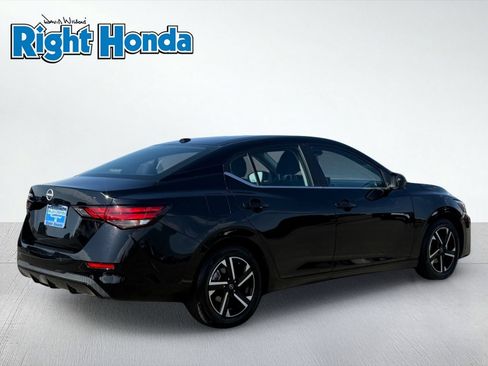 Used 2025 Nissan Sentra SV FWD image 8