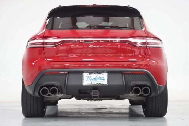 Used 2025 Porsche Macan AWD/4WD image 13