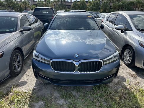 Used 2023 BMW 530i w/ Premium Package RWD image 5