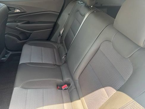 Certified 2025 Chevrolet Trax LT w/ LT Convenience Package FWD image 8
