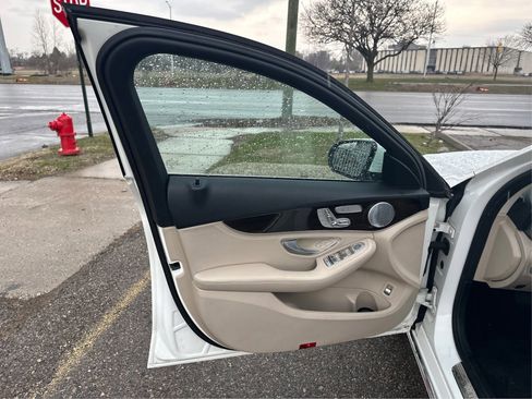 Used 2015 Mercedes-Benz C 300 4MATIC Sedan image 16