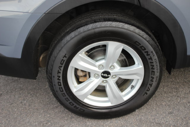 Used 2023 Kia Sorento LX AWD/4WD image 37