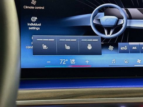 Certified 2023 BMW i7 xDrive60 w/ Executive Package 2 AWD/4WD image 21