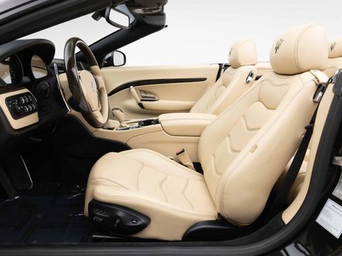Used 2015 Maserati GranTurismo Convertible RWD image 22