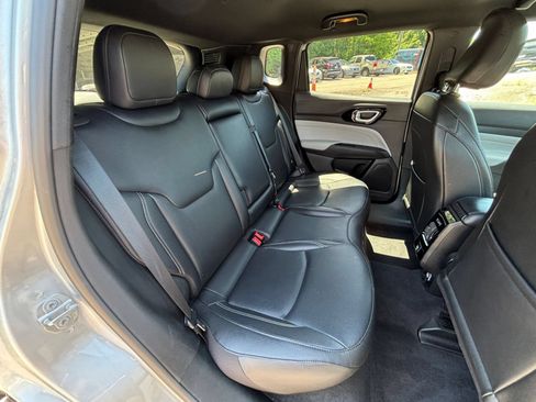 Used 2025 Jeep Compass Limited AWD/4WD image 35