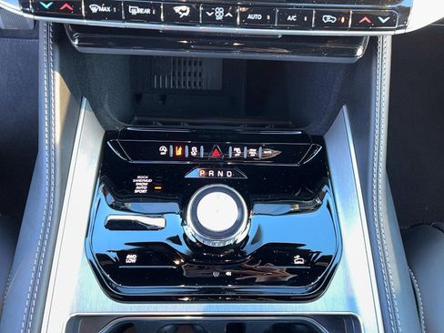 New 2026 Jeep Grand Wagoneer L Limited w/ HD Trailer Tow Package AWD/4WD image 20