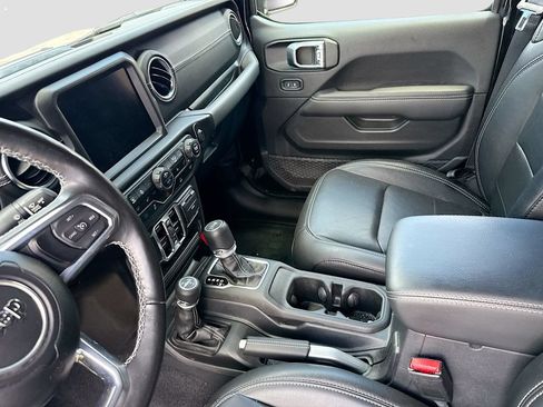 Used 2023 Jeep Wrangler Unlimited Sahara w/ Cold Weather Group AWD/4WD image 24