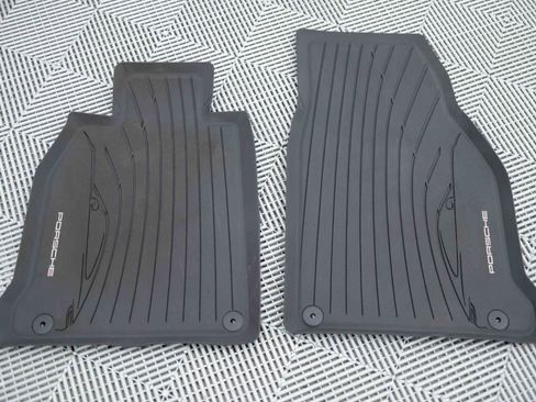 Used 2022 Porsche 911 Turbo S image 88