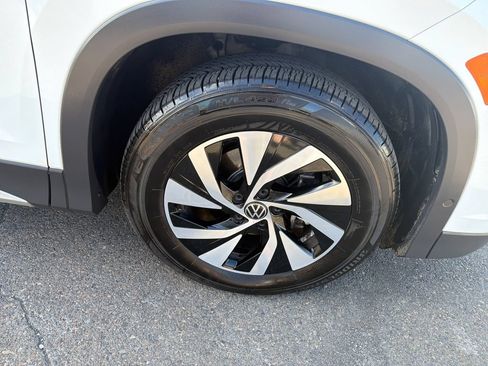 Used 2025 Volkswagen Tiguan S FWD image 32