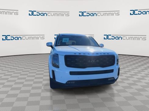Used 2022 Kia Telluride SX w/ SX Prestige Package image 3