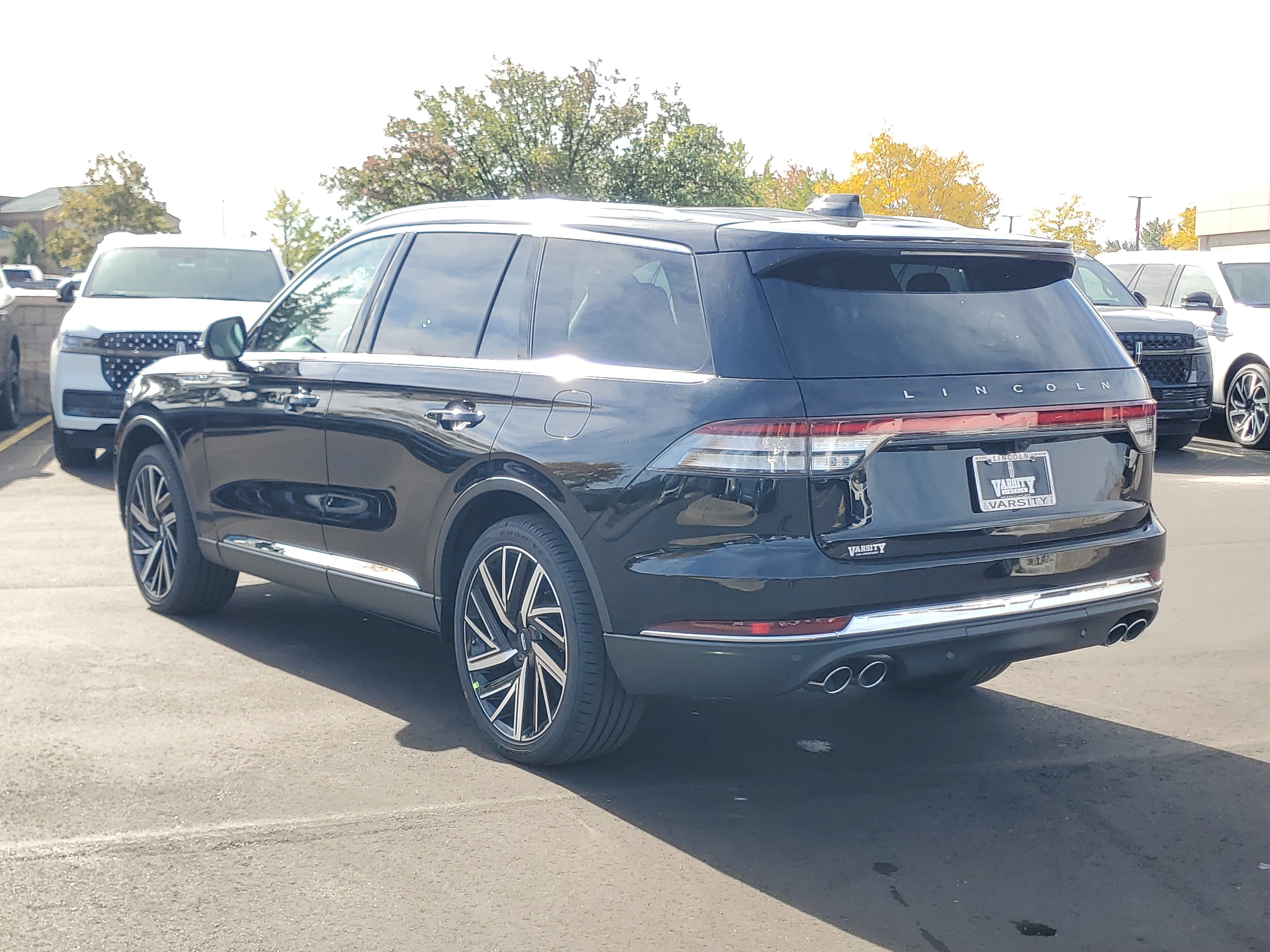 New 2027 Lincoln Aviator Reserve AWD/4WD image 3