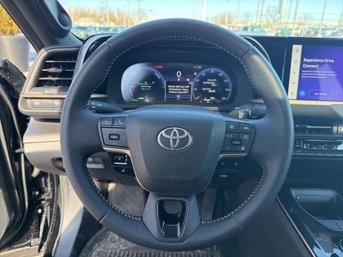 Used 2025 Toyota Crown Nightshade image 21