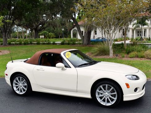 Used 2007 MAZDA MX-5 Miata Grand Touring w/ Premium Pkg image 8