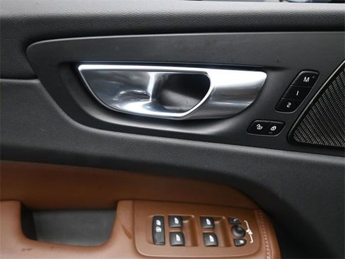 Certified 2023 Volvo XC60 B5 Ultimate w/ Protection Package Premier image 20