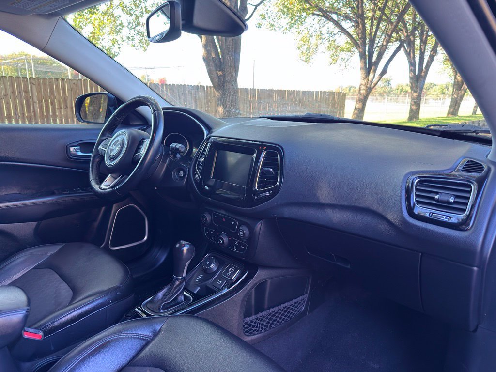 Used 2019 Jeep Compass Latitude AWD/4WD image 29
