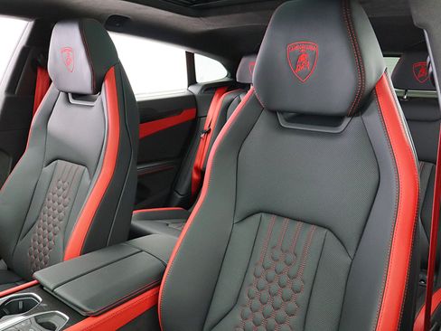 Used 2025 Lamborghini Urus SE AWD/4WD image 25