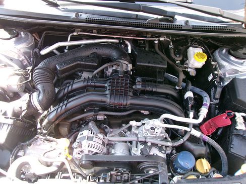 Used 2020 Subaru Impreza 2.0i Limited image 9