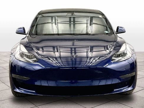 Used 2023 Tesla Model 3 Standard Range image 3