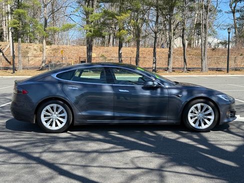 Used 2018 Tesla Model S 75D image 4