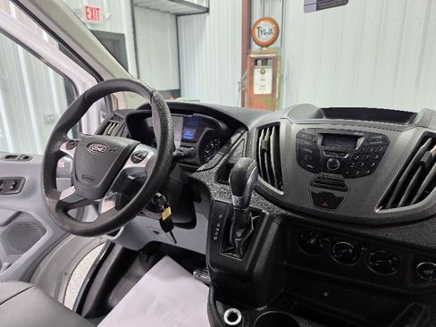 Used 2019 Ford Transit 350 XL RWD image 9