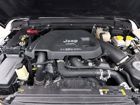 Used 2021 Jeep Wrangler Unlimited Rubicon AWD/4WD image 10