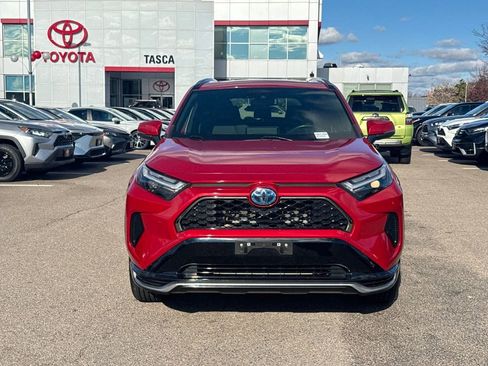 Used 2022 Toyota RAV4 SE image 2