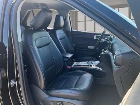 Used 2021 Ford Explorer Limited w/ Equipment Group 301A RWD image 29