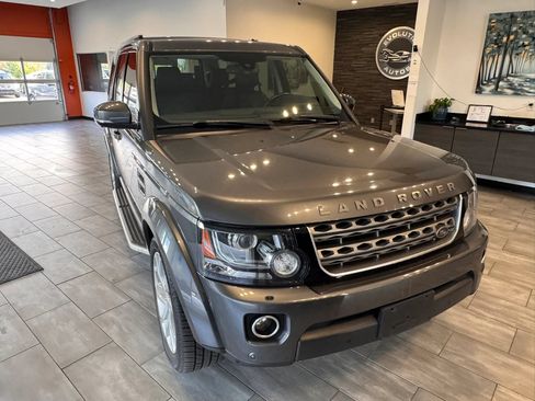 Used 2016 Land Rover LR4 HSE AWD/4WD image 2