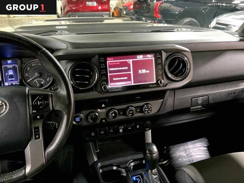 Certified 2020 Toyota Tacoma TRD Sport w/ Technology Package image 7
