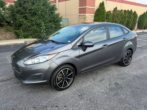 Used 2019 Ford Fiesta SE FWD image 1