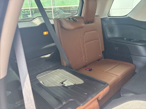 Used 2022 Nissan Pathfinder Platinum w/ Cargo Package AWD/4WD image 15