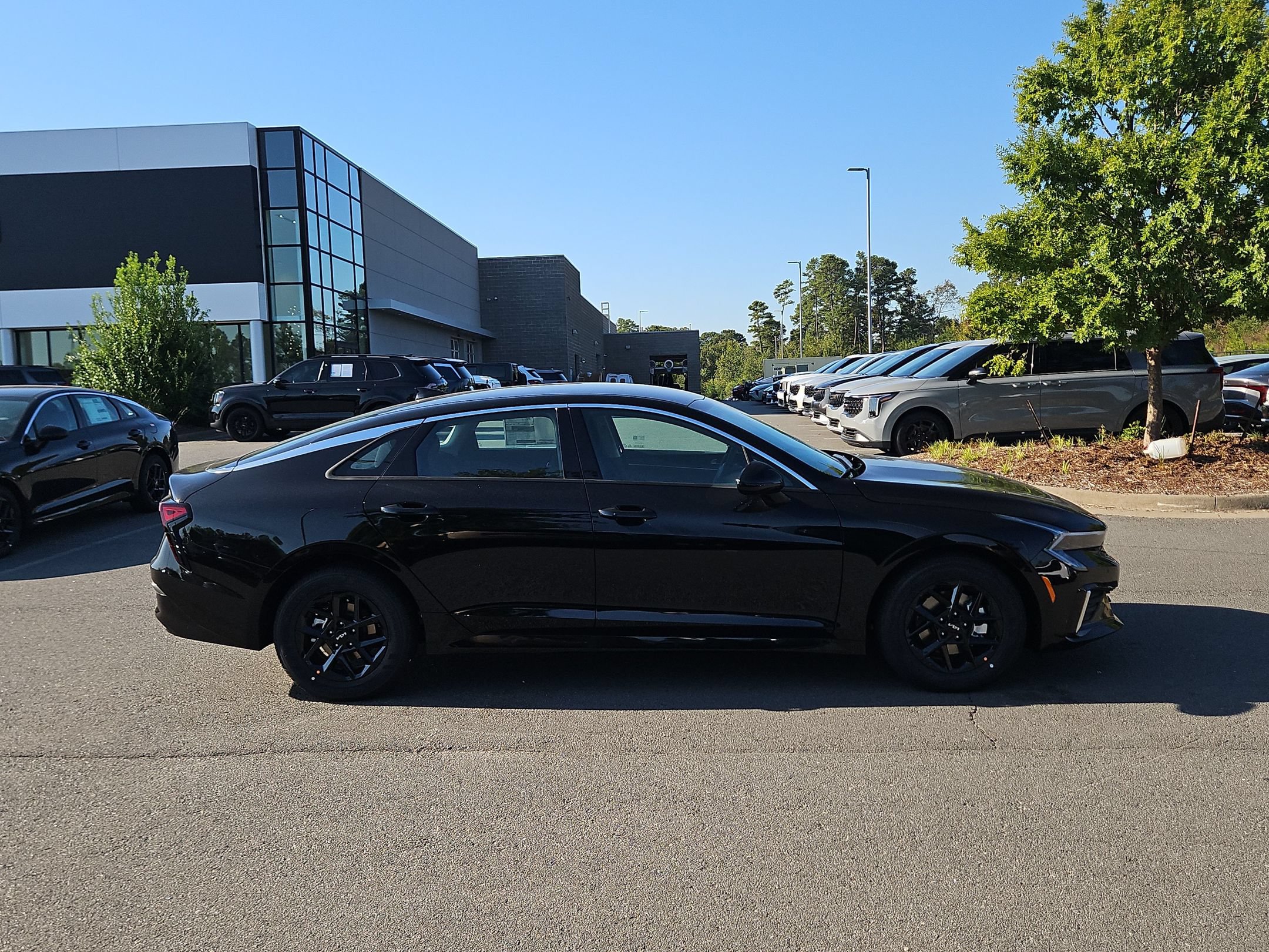 New 2026 Kia K5 LXS FWD image 8