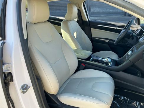 Used 2017 Ford Fusion Titanium image 22