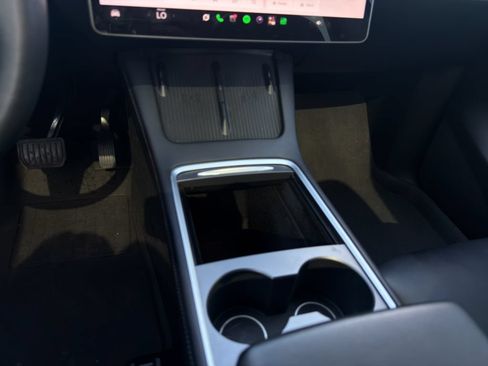 Used 2022 Tesla Model Y Long Range AWD/4WD image 15