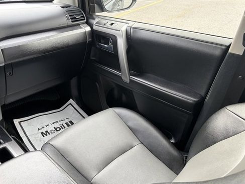 Used 2020 Toyota 4Runner SR5 Premium image 33