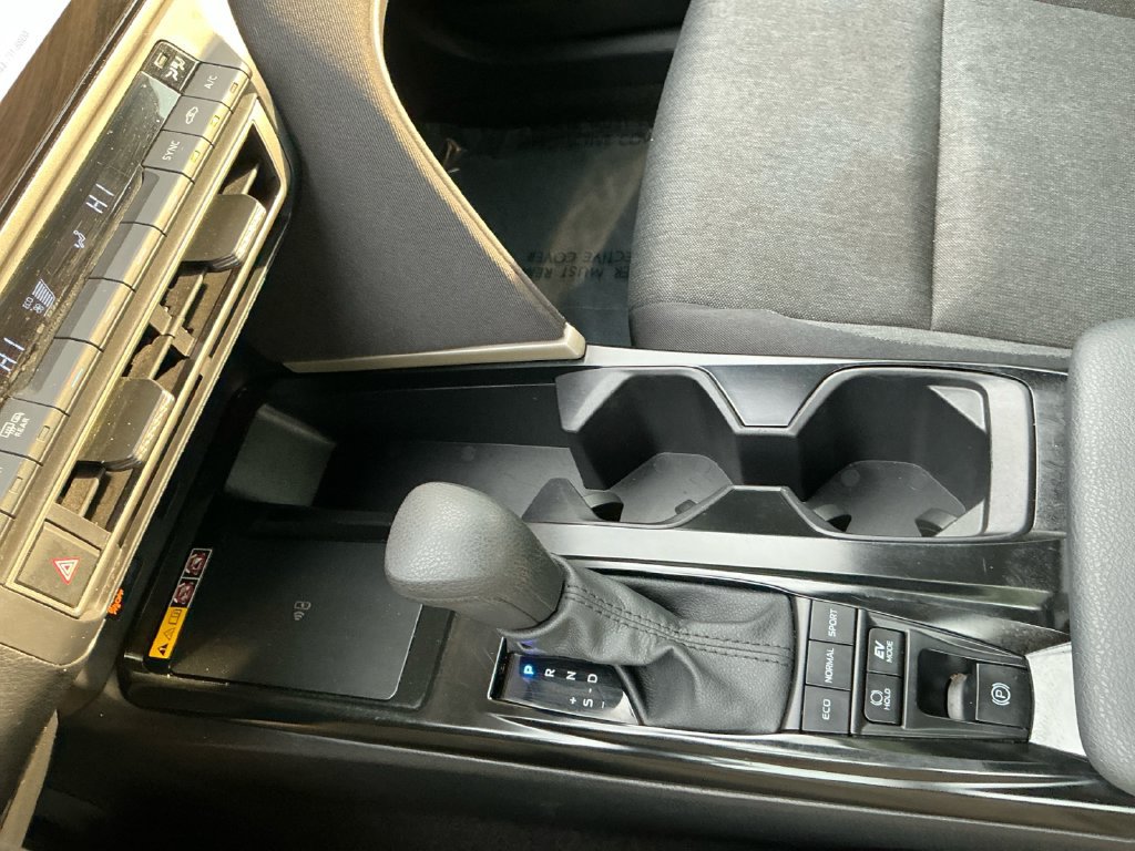 Used 2025 Toyota Camry LE FWD image 28