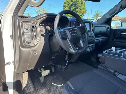 Used 2025 GMC Sierra 1500 Pro w/ Graphite Edition image 5