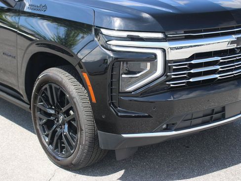 Used 2025 Chevrolet Tahoe Premier AWD/4WD image 9